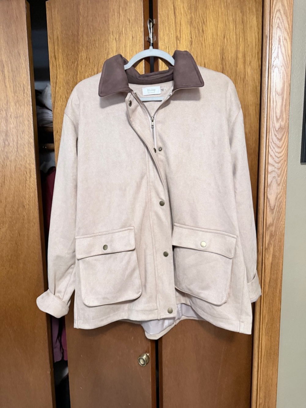 Beige Utility Jacket with Contrasting Brown Collar